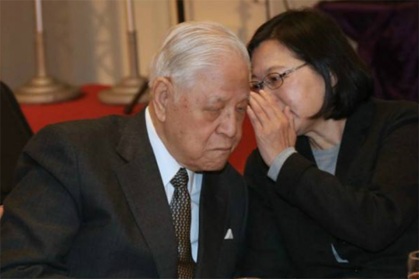 99年朱鎔基回答臺灣問題,巧妙引用美國獨立戰爭:向林肯總統學習 99年朱鎔基回答臺灣問題,巧妙引用美國獨立戰爭:向林肯總統學習