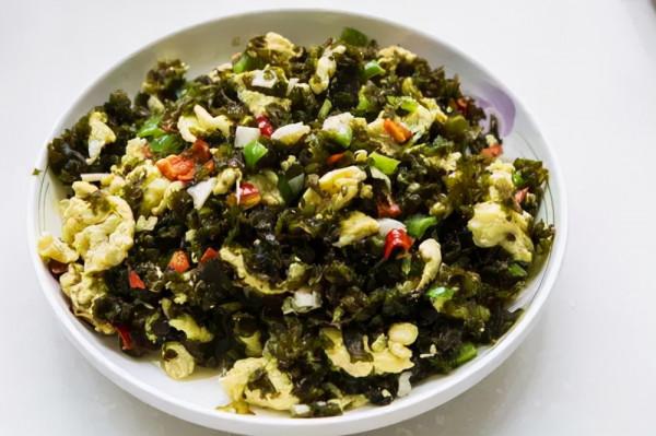 農村這種野菜下雨後就出現,太陽一曬就消失,城裡賣到40元一斤 農村這種野菜下雨後就出現,太陽一曬就消失,城裡賣到40元一斤