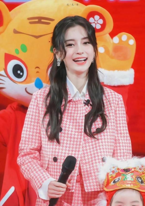 Baby賀歲大片造型封神！首登男刊cos人間金克絲，穿龍紋裙太霸氣