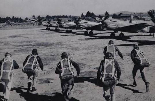 絕密!地導部隊出京,公安荷槍實彈為軍列警戒,路局領導全程保障 絕密!地導部隊出京,公安荷槍實彈為軍列警戒,路局領導全程保障