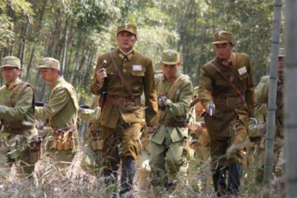 被哄騙進軍隊的抗日名將杜鼎，帶領勤雜兵血戰日軍，長壽活97歲