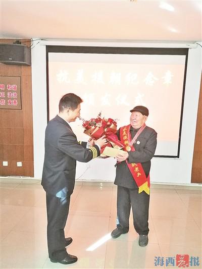 兩位老兵講述 抗美援朝感人事 兩位老兵講述 抗美援朝感人事