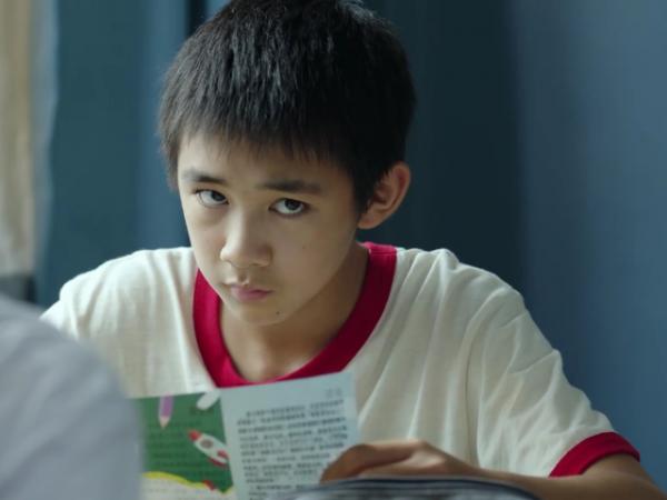 又一位“太子媽”火了！她的孩子，8歲還不會穿衣服