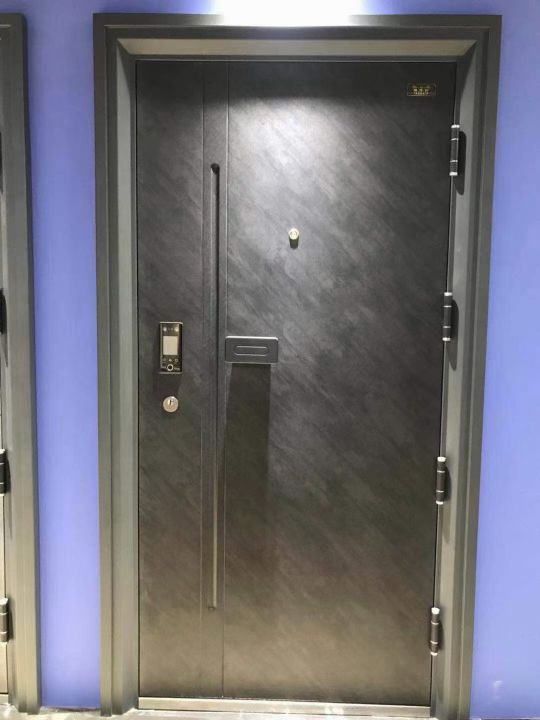 買防盜門裝指紋鎖,不要選擇這樣的,後期更換麻煩,使用成本高 買防盜門裝指紋鎖,不要選擇這樣的,後期更換麻煩,使用成本高