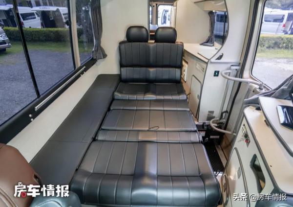 ​新款中巴房車，4.0T超強動力可睡6人，空間夠大適合全家一起遊玩