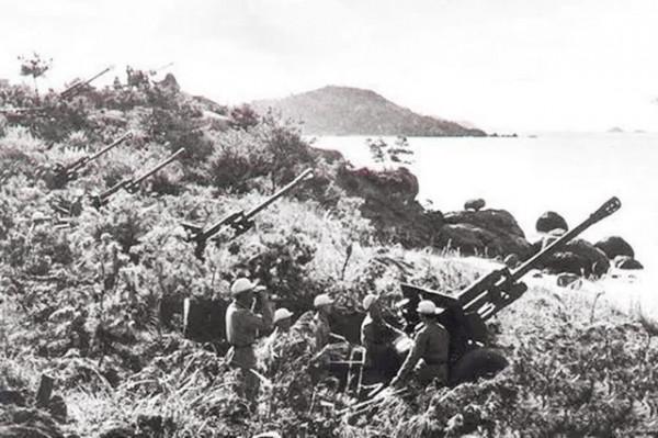 團長擋不住敵軍後逃跑，這個21歲傳令兵站出來：大家聽我的指揮