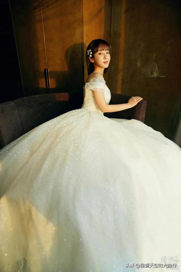 盤點 楊紫的女神衣櫥之絕美禮服裙大賞 瘦下來的小猴子越來越漂亮了 盤點 楊紫的女神衣櫥之絕美禮服裙大賞 瘦下來的小猴子越來越漂亮了