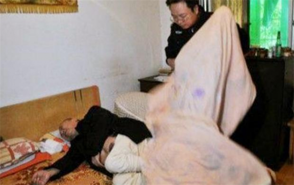 清華畢業後：他工作5年後辭職，回鄉做保安，從不參加同學聚會