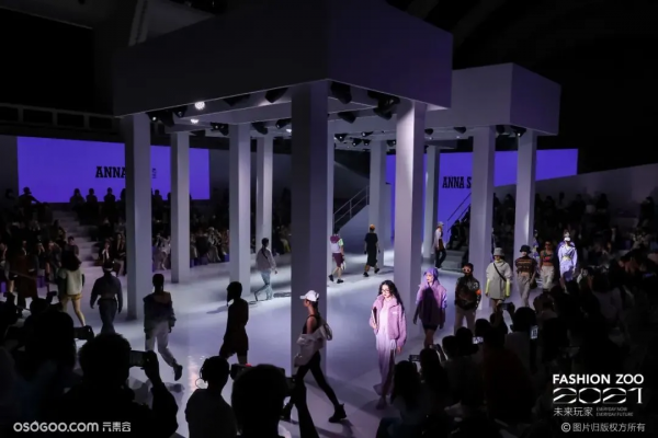 這不僅僅是一場時尚人的秀,更是年輕人的嘉年華 這不僅僅是一場時尚人的秀,更是年輕人的嘉年華