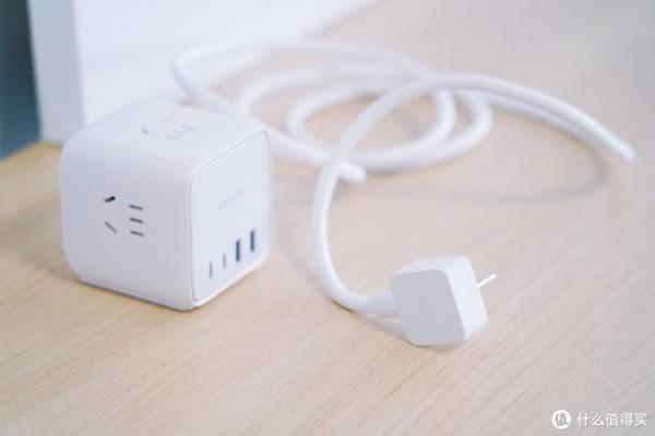 小巧不佔地,插座的再進化:自帶USB快充的綠聯30W/65W智充魔盒 小巧不佔地,插座的再進化:自帶USB快充的綠聯30W/65W智充魔盒