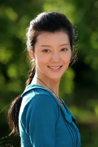 &OpenCurlyDoubleQuote;鐵梅奶奶&rdquo;車毅孫女車曉：端莊典雅溫婉大方（一張與母親合影）