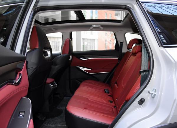 10多萬的優質家用車繞不開這三款,空間大座椅舒適,省油還耐用 10多萬的優質家用車繞不開這三款,空間大座椅舒適,省油還耐用