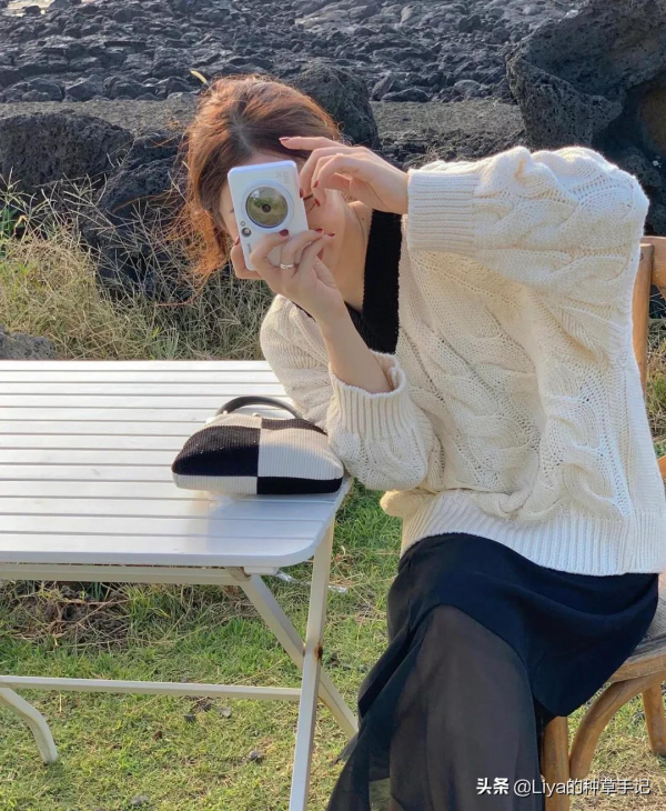 毛衣 + 毛衣 =“王炸組合” 毛衣 + 毛衣 =“王炸組合”