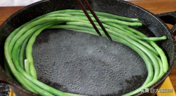 儲存豇豆別直接放冰箱,老奶奶教我土辦法,放1年不壞,翠綠鮮嫩 儲存豇豆別直接放冰箱,老奶奶教我土辦法,放1年不壞,翠綠鮮嫩