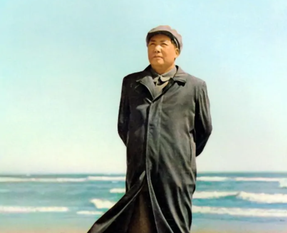 46年毛主席撤離延安時，在牆上給胡宗南留下24字，胡看後大笑不止