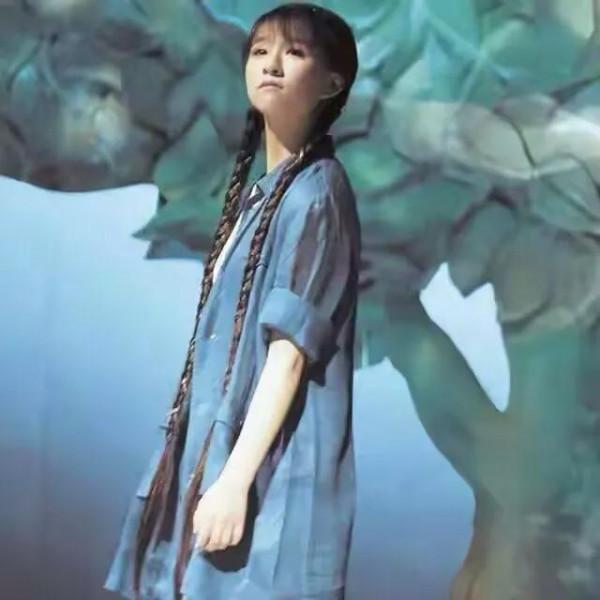 小彩旗為何突然不&OpenCurlyDoubleQuote;紅&rdquo;了？看她幹過的那些事兒 就一點都不奇怪了