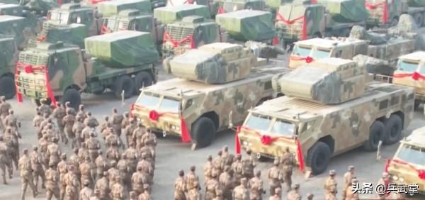 國內火力團三件套到位?155卡車炮加122箱火,車頭扎紅花鋼多氣足 國內火力團三件套到位?155卡車炮加122箱火,車頭扎紅花鋼多氣足