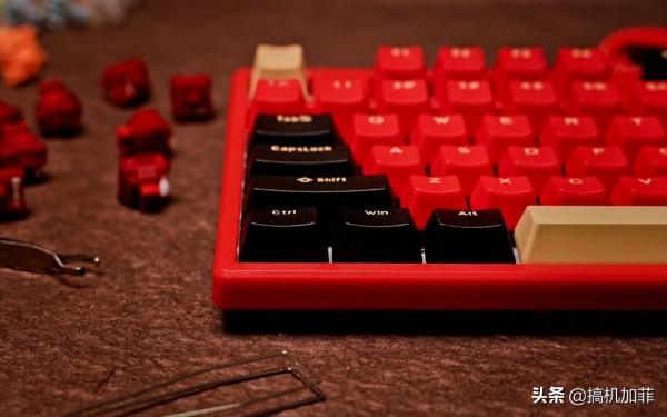 紅紅火火過大年！HELLO GANSS HS87T 法拉利紅上手