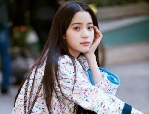 曹穎9歲兒子太帥氣，挑著父母優點長，堪稱圈中有潛質“星二代”