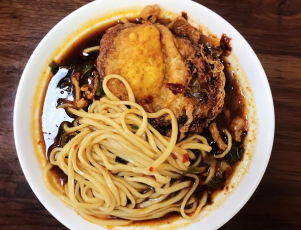 安徽只在夜裡開的麵館，外地人驅車百公里去吃，本地人：不如從前