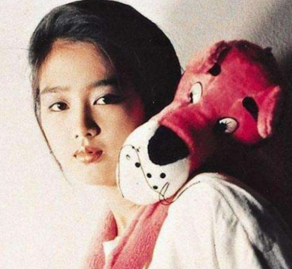 &OpenCurlyDoubleQuote;狠人&rdquo;朱麗倩：被劉德華藏了21年也不惱，42歲終成&OpenCurlyDoubleQuote;天王嫂&rdquo;