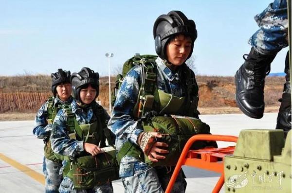 好奇！兵哥哥在部隊怎麼過年？原來軍營春節年味濃有特色