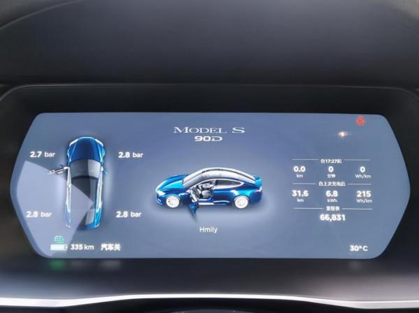 5年前花102萬買的特拉斯S90，藍色車牌很吸睛，車主直言不堪回首