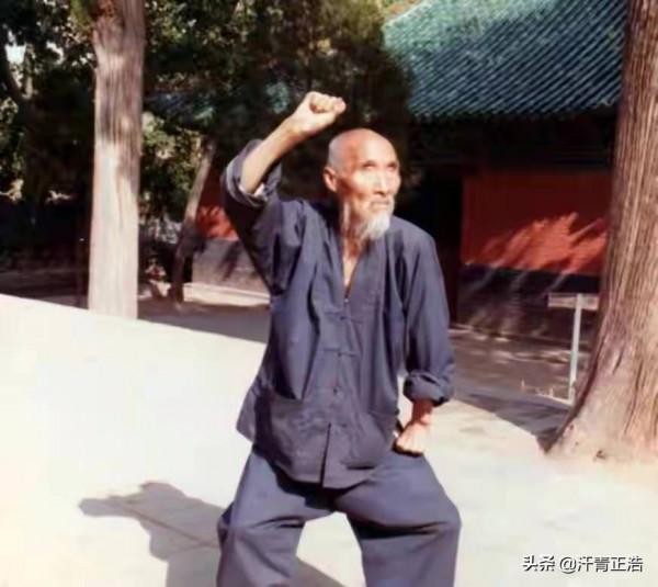 70年代女飛賊，拜老僧為師，輕功了得，24歲走上一條不歸路