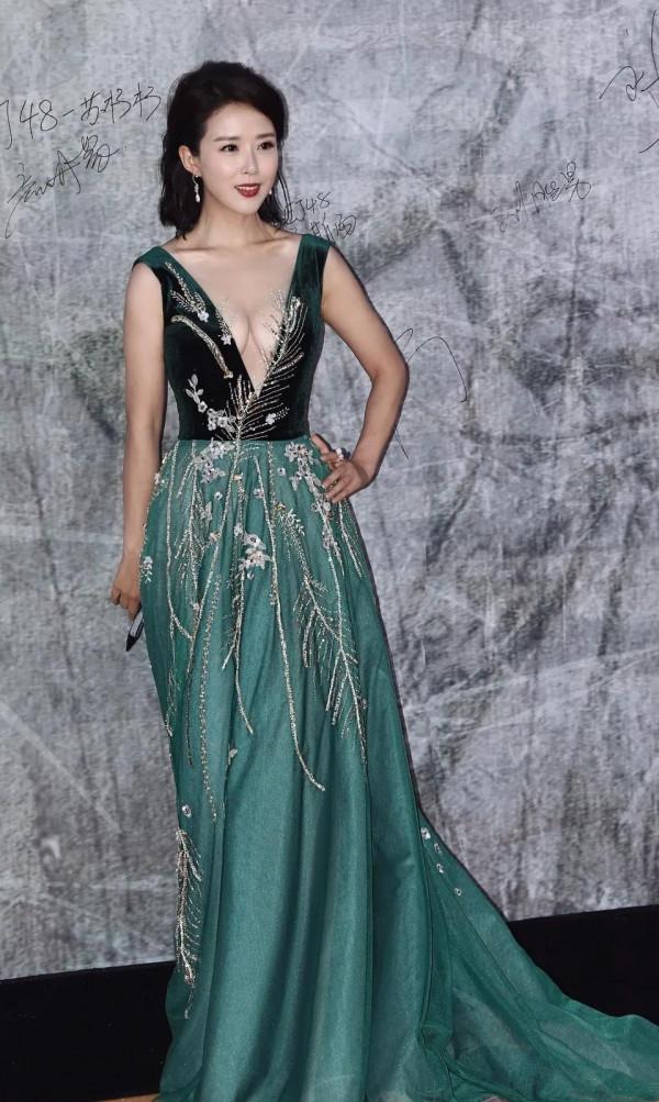 顏丹晨氣質桌布 顏丹晨氣質桌布