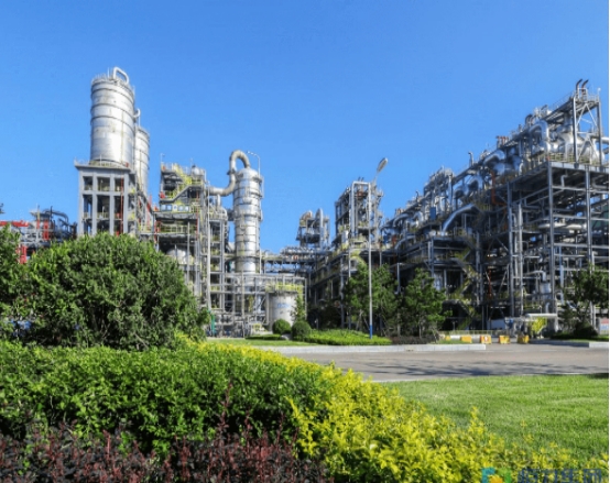 江蘇首富陳建華創第三民企，年入賬7000億，每天坐直升機上下班