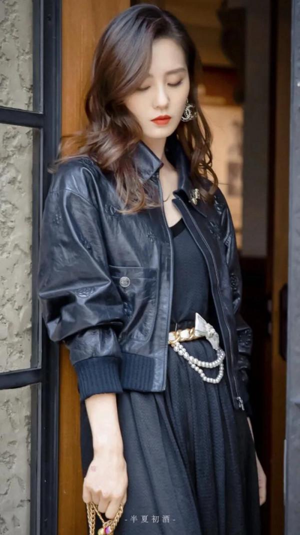 劉詩詩近照太驚豔,面板粉嫩如18歲 劉詩詩近照太驚豔,面板粉嫩如18歲