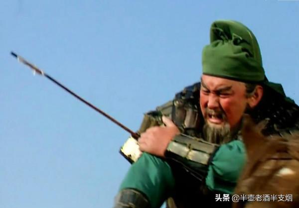 黃忠年近花甲大顯神威，他年輕的時候，被哪位名將打得不敢出頭？