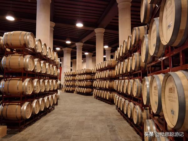 漢EV自駕新疆,探訪亞洲最大葡萄酒地下酒窖,逛完景區還送葡萄酒 漢EV自駕新疆,探訪亞洲最大葡萄酒地下酒窖,逛完景區還送葡萄酒