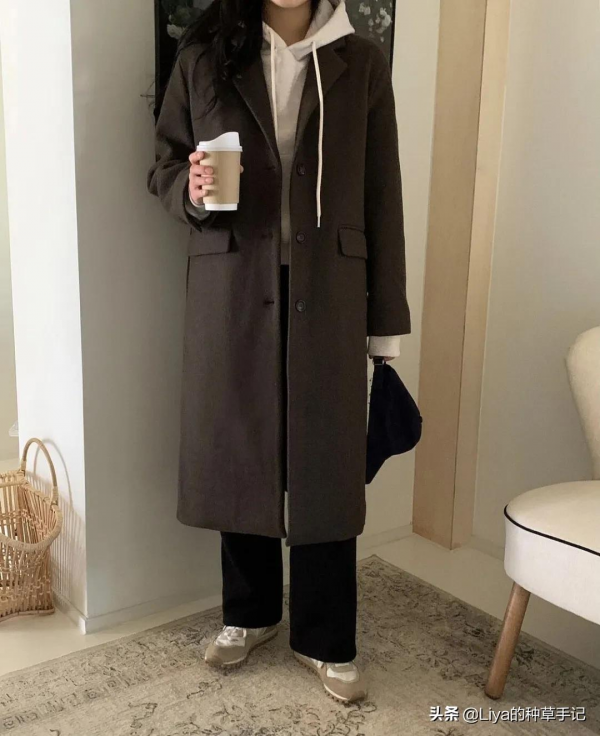 厚外套 + 裙子，照著穿巨時髦