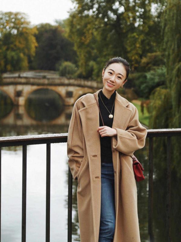秋冬、比黑白灰更炸街的是什麼顏色？當然是大地色大衣，又颯又美