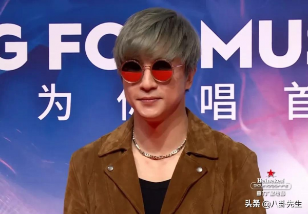 音樂盛典紅毯明星未ps狀態:薛之謙臉圓,鬱可唯卡粉,金子涵發福 音樂盛典紅毯明星未ps狀態:薛之謙臉圓,鬱可唯卡粉,金子涵發福