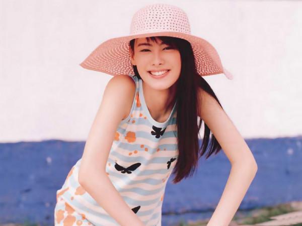 未婚生子的7位女港星，各有各的心酸，最大56歲，最小29歲跳樓