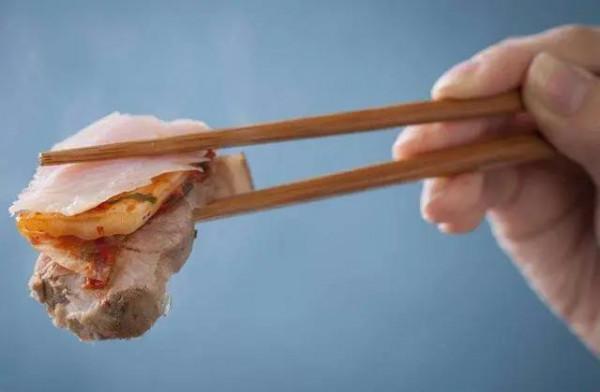 在韓國,洪魚膾是怎麼做到比鯡魚罐頭還臭的? 在韓國,洪魚膾是怎麼做到比鯡魚罐頭還臭的?