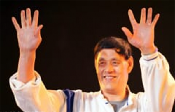 穆鐵柱享受副師級待遇，女兒在銀行工作，兒子1&period;8米卻不是運動員