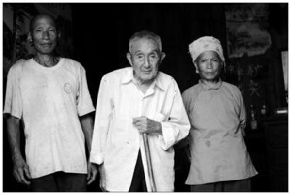 開國中將3歲被賣,還鄉後90歲老父認不出他,相認後:老天有眼 開國中將3歲被賣,還鄉後90歲老父認不出他,相認後:老天有眼