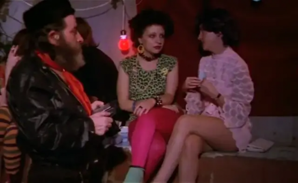 海報都要打碼,才敢安利阿莫多瓦的最新大作 海報都要打碼,才敢安利阿莫多瓦的最新大作