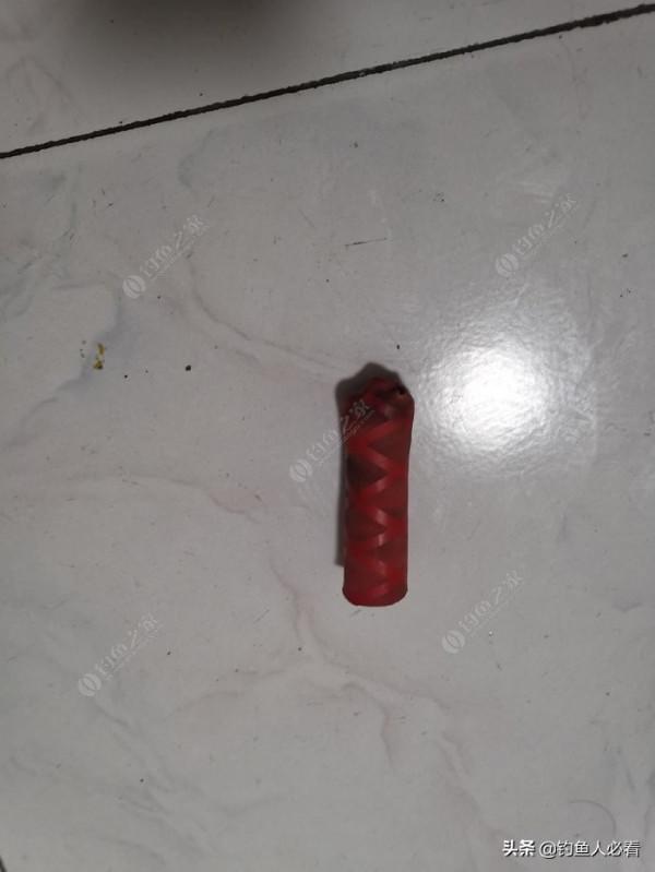 小物件巧構思細雕琢做成一個多功能的小釣具