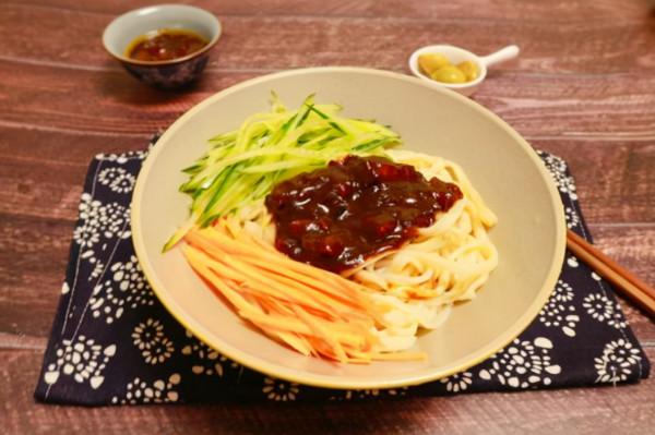 炸醬麵,炸的是什麼醬?記住3點,醬香濃郁,鹹鮮不膩,味兒正宗 炸醬麵,炸的是什麼醬?記住3點,醬香濃郁,鹹鮮不膩,味兒正宗