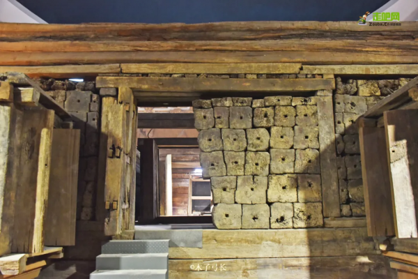 25歲小夥痴迷古代墓葬，1年探訪80多座，立志走遍中國古墓