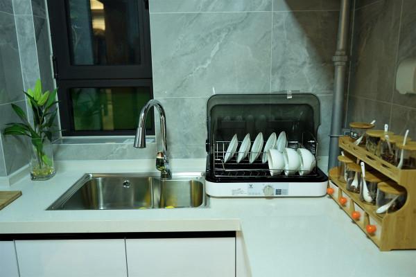 智慧消毒，健康相伴-雲米智慧保潔櫃體驗