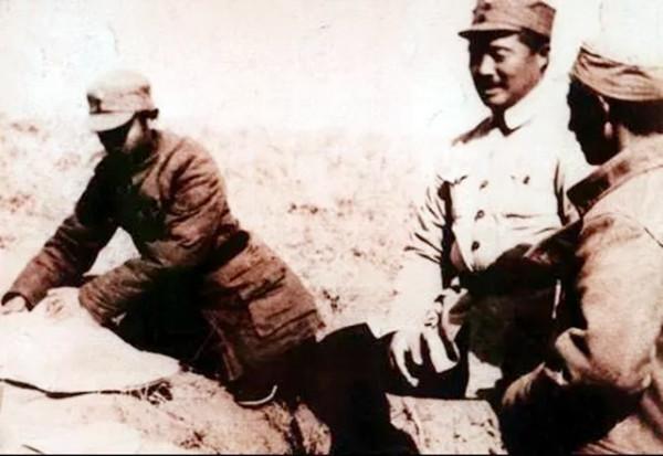 八路一個團打退了日軍,戰士們都很高興,師長卻說:其中有鬼 八路一個團打退了日軍,戰士們都很高興,師長卻說:其中有鬼