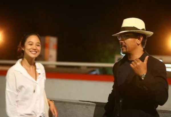 嫁給名導的5位“嬌妻”：陳婷18歲就生子，徐帆54歲至今不生孩子