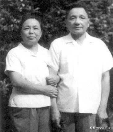 1979年，歷史重大轉折之時，鄧公辭去總參謀長職位，誰來繼承？