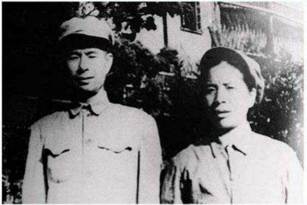 女紅軍生子後，為避免孩子啼哭聲驚動敵人，欲將其扔掉，後來如何