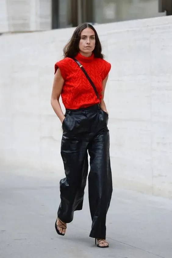 過年少穿大紅色，試試這四種紅，時髦2022一整年